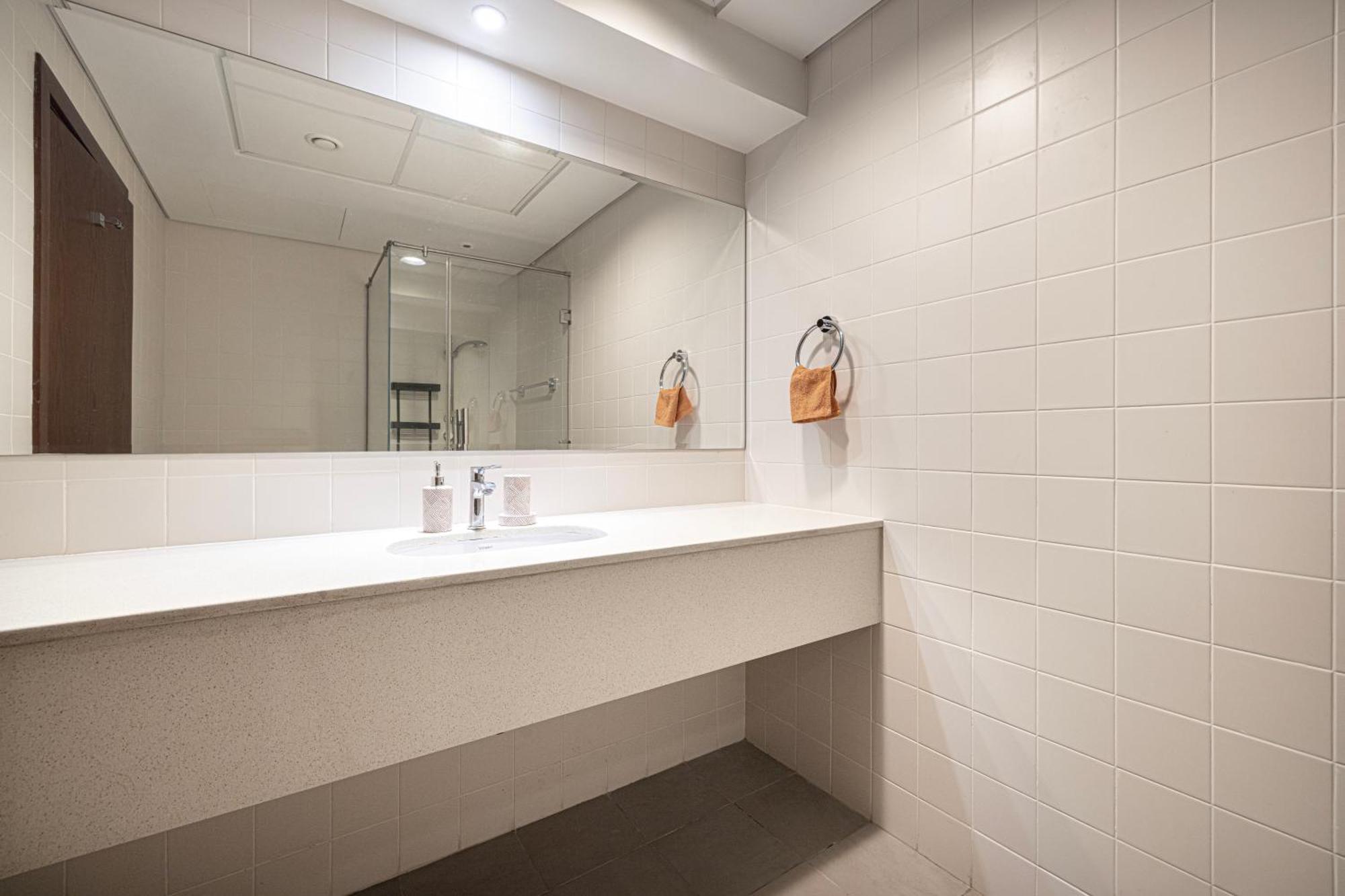 Apartment Koyo In The Heart Of Jbr Beach - 3Bdr Dubai Buitenkant foto